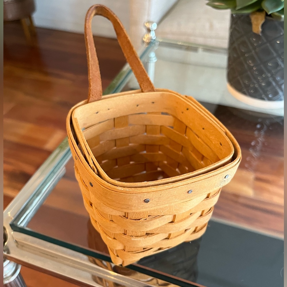 1994 Longaberger key basket 4” with leather doorknob handle